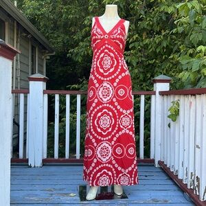 V-neck floral sleeveless maxi